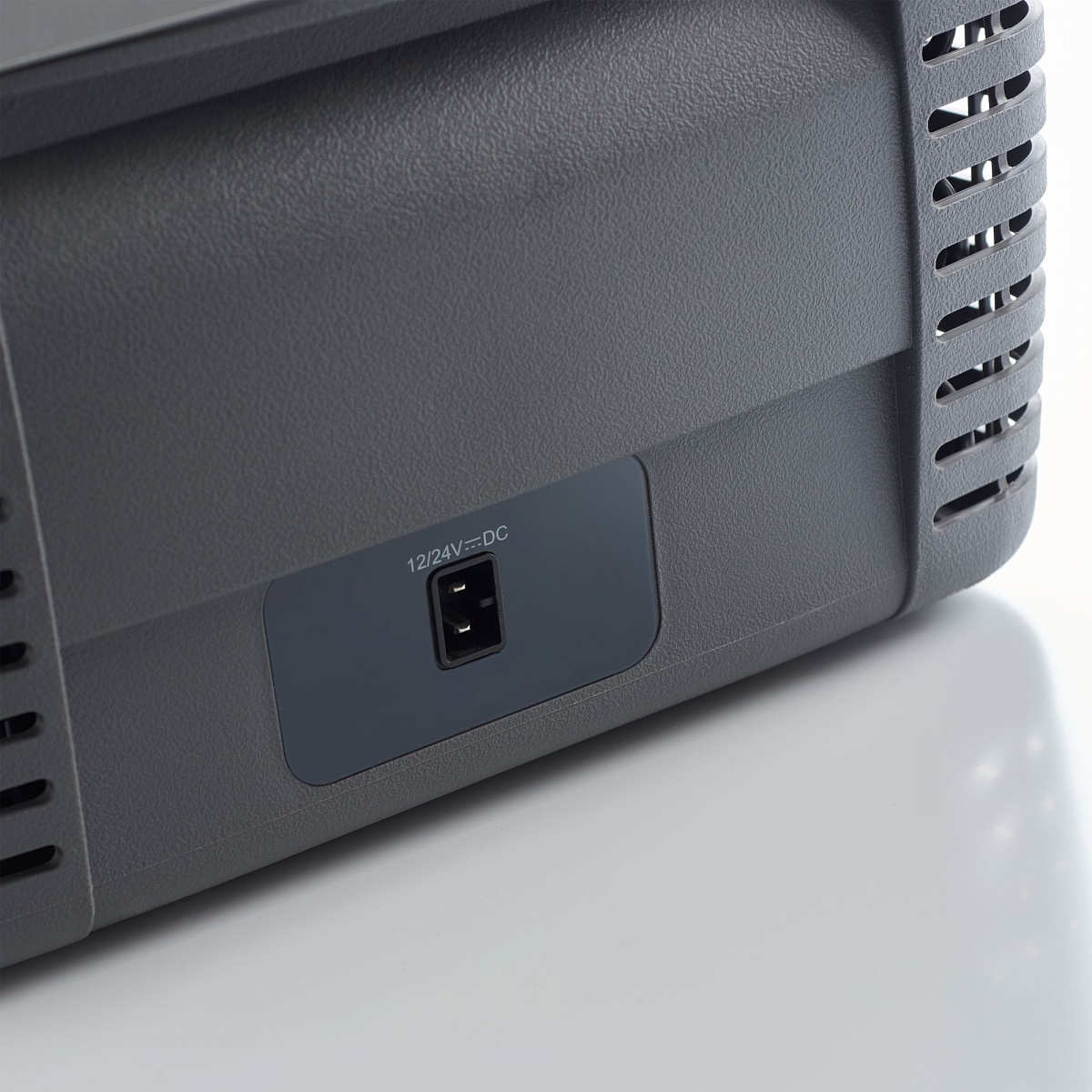 Автохолодильник компрессорный Dometic CDF 36