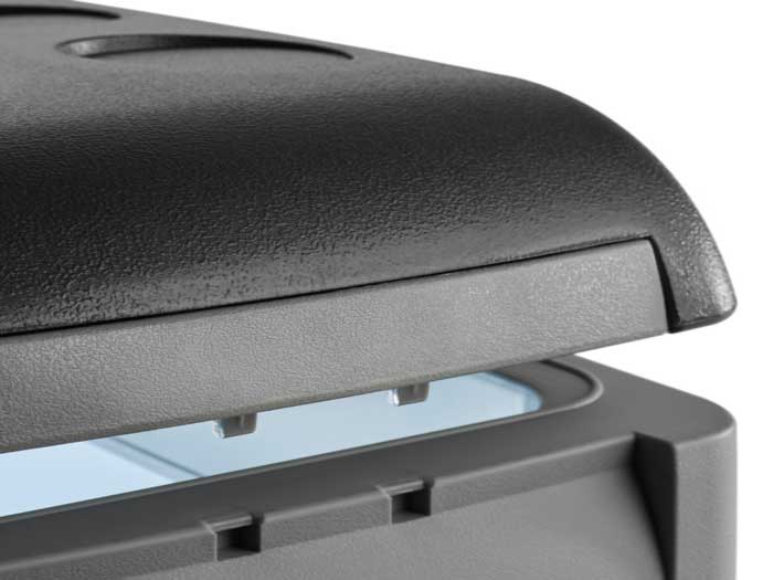 Автохолодильник компрессорный Dometic CDF 26